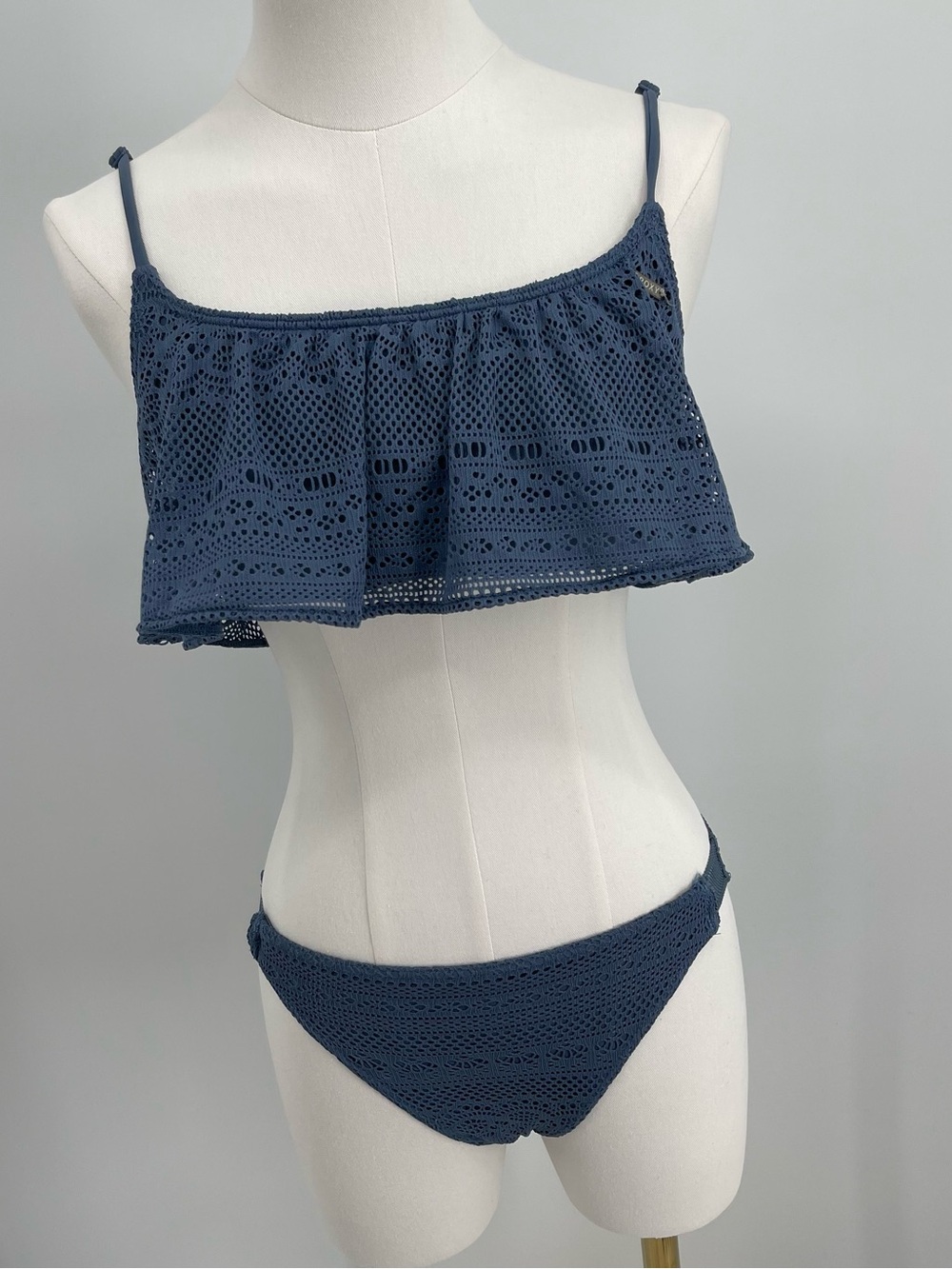 Roxy Crochet Flounce Two-Piece Bikini M Boho Chic Cottagecore Coastal Grandma